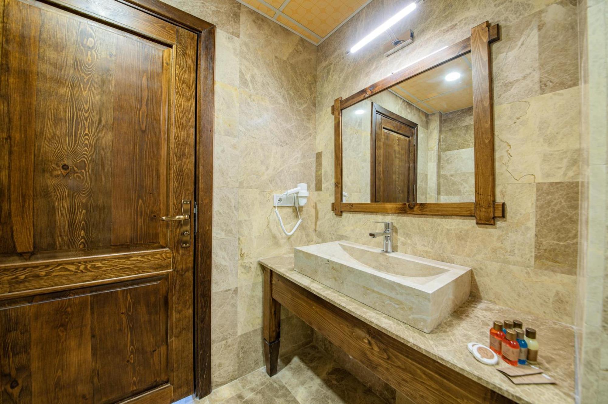Remus Romulus Cappadocia Hotel Ючхисар Екстериор снимка